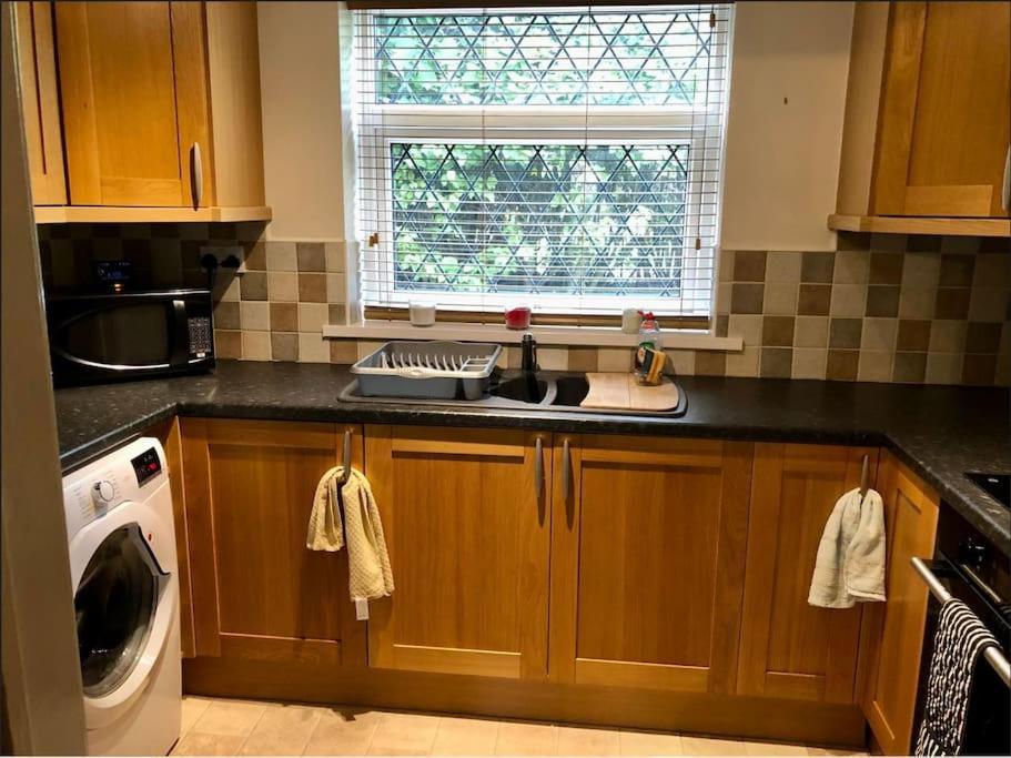 Lovely One-Bed Condo With Free Parking On Premises サンダーランド エクステリア 写真